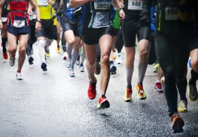 Hardlopers tijdens een marathon.
